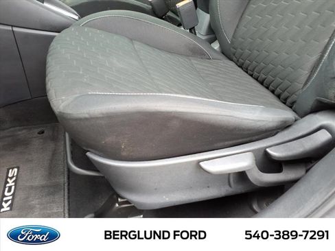 Used 2021 Nissan Kicks S FWD image 17
