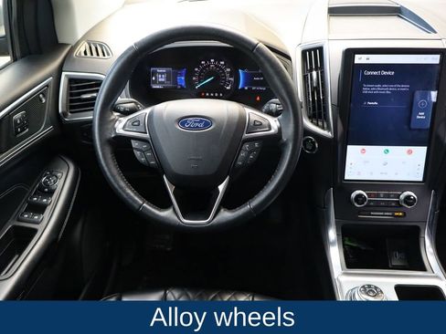 Used 2024 Ford Edge Titanium image 19