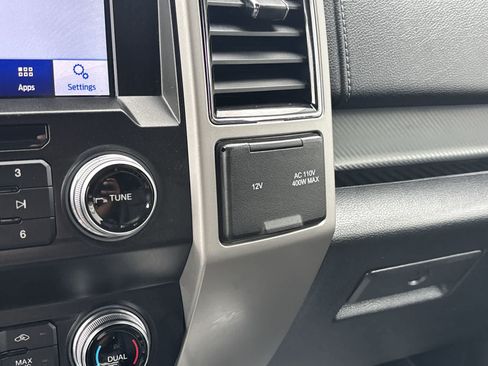 Used 2020 Ford F150 Lariat w/ Equipment Group 502A Luxury AWD/4WD image 26