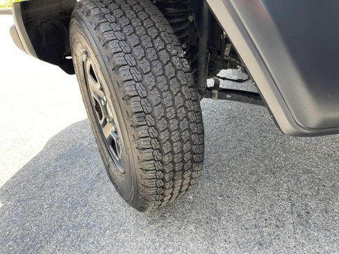 Used 2018 Jeep Wrangler Sport AWD/4WD image 31