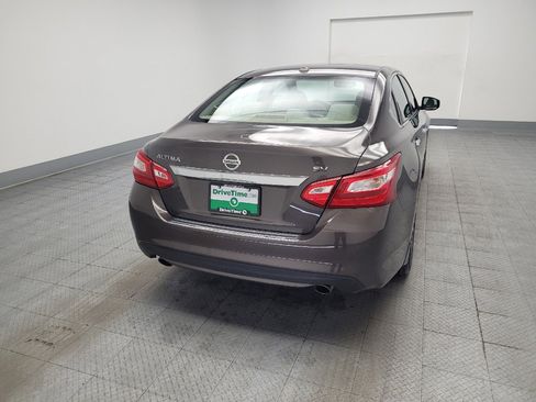 Used 2017 Nissan Altima 2.5 SV w/ Convenience Package FWD image 7