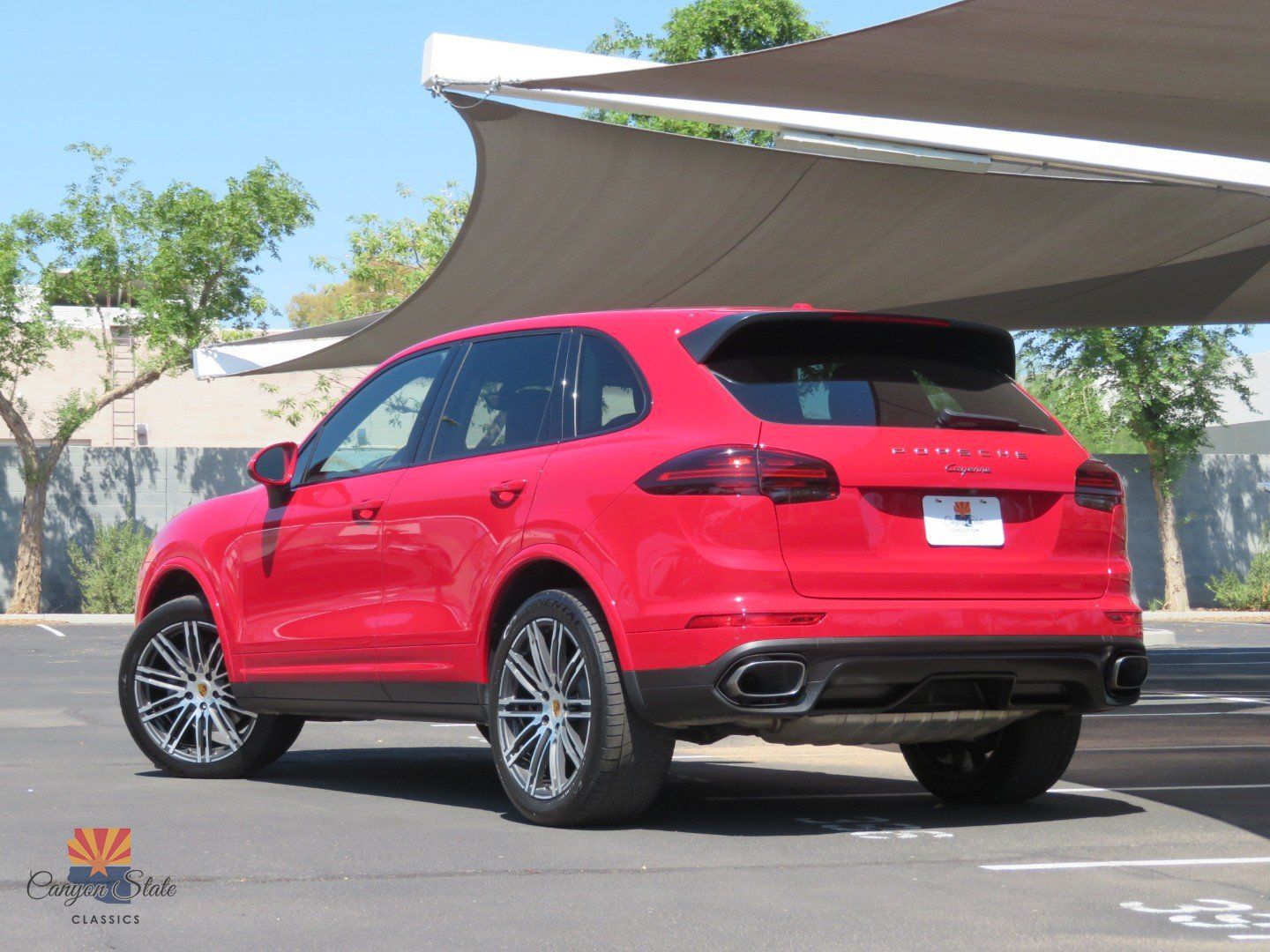 Used 2016 Porsche Cayenne w/ Premium Package AWD/4WD image 3