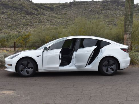 Used 2020 Tesla Model 3 Standard Range image 7