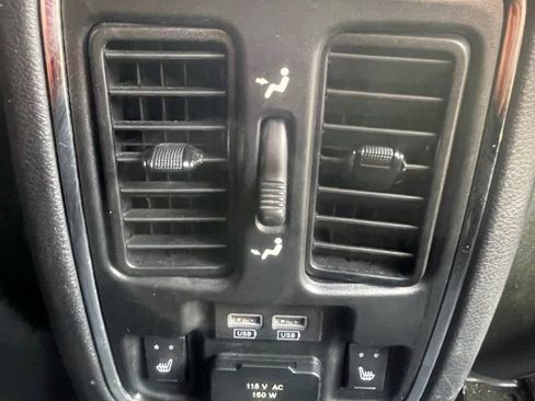 Used 2017 Jeep Grand Cherokee SRT image 17