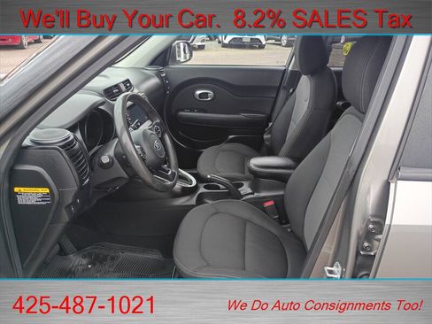 Used 2018 Kia Soul + FWD image 11