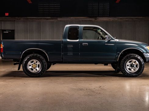 Used 1996 Toyota Tacoma SR5 AWD/4WD image 10