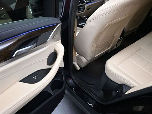 Used 2019 BMW X3 sDrive30i w/ Premium Package image 18