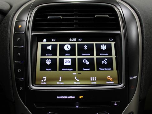 Used 2016 Lincoln MKX Select w/ Climate Package image 19