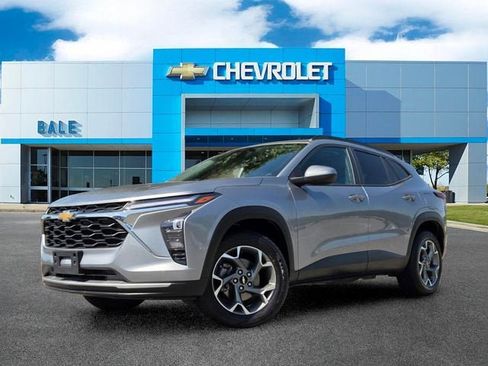 Used 2024 Chevrolet Trax LT FWD image 23