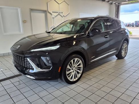 Used 2025 Buick Envision Avenir AWD/4WD image 4