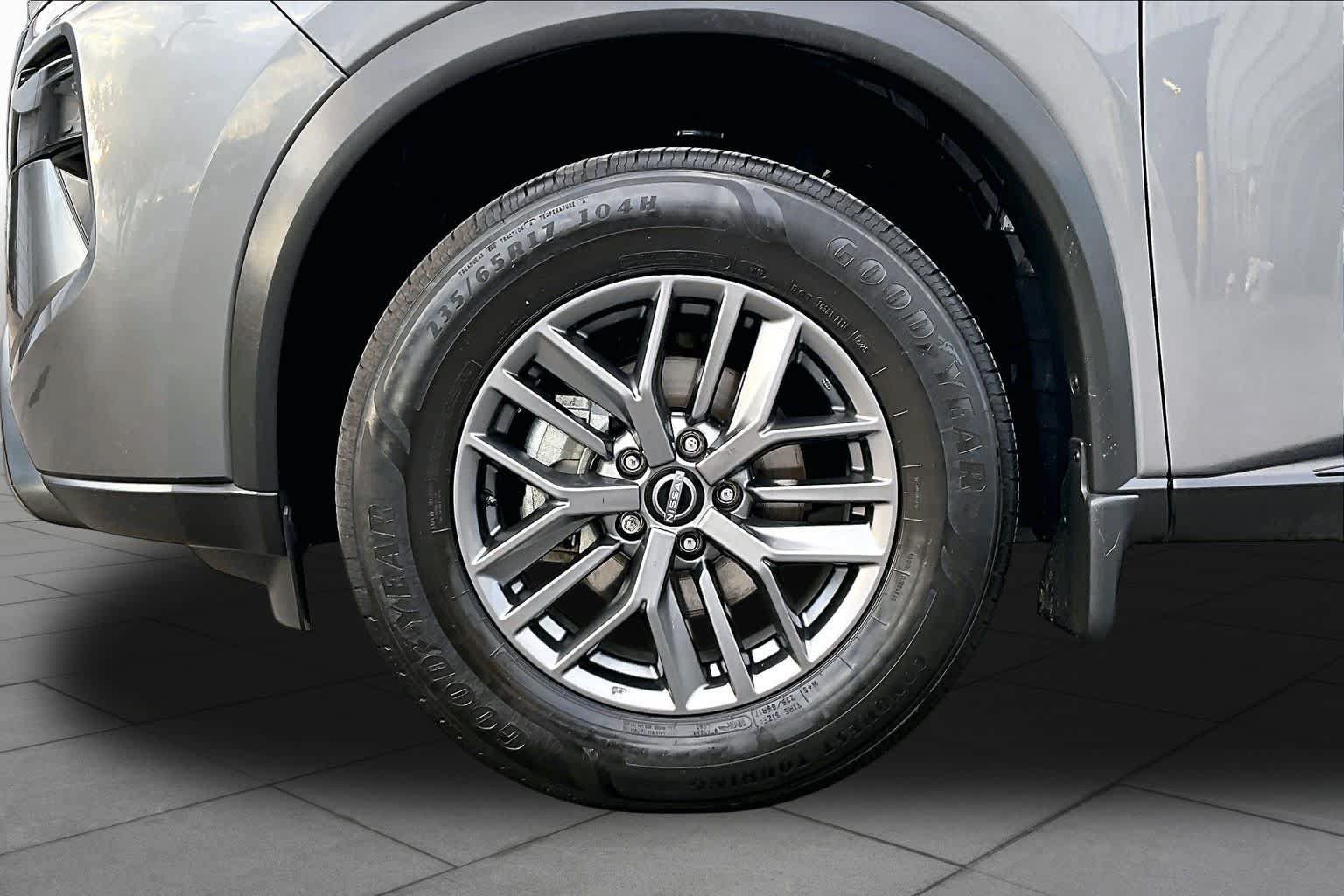Certified 2024 Nissan Rogue S FWD image 11