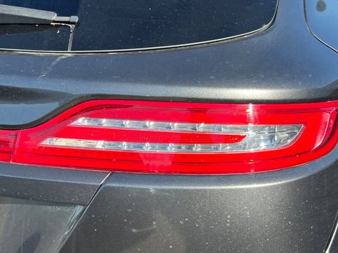 Used 2018 Lincoln MKC Select w/ Select Plus Package image 16