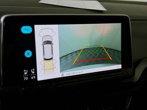 Used 2025 Volkswagen Atlas Cross Sport SE image 18