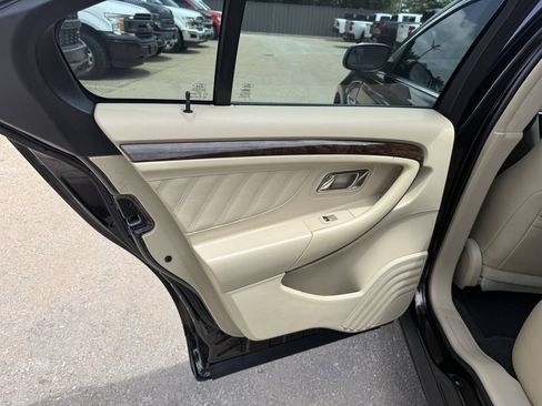 Used 2013 Ford Taurus Limited FWD image 14