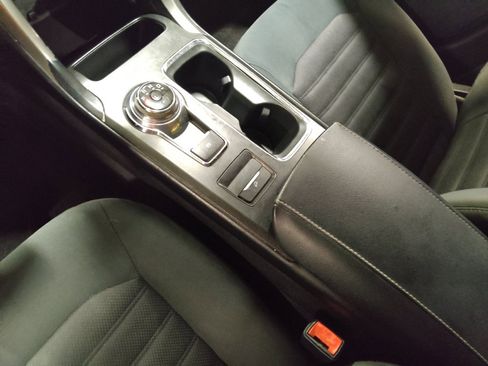 Used 2017 Ford Fusion SE FWD image 26