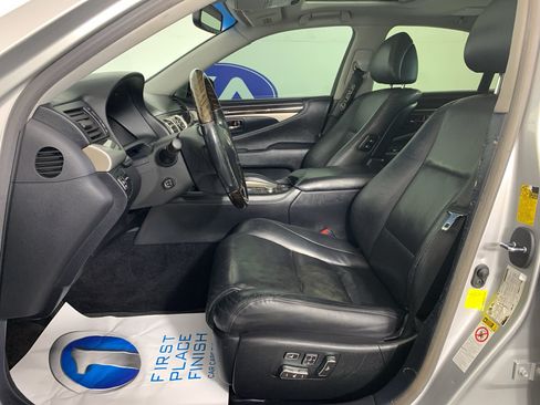 Used 2014 Lexus LS 460 w/ Comfort Package RWD image 15