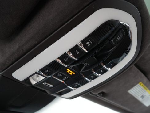 Used 2017 Porsche Cayenne Turbo AWD image 64