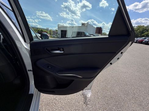 Used 2021 Toyota Avalon XLE FWD image 31
