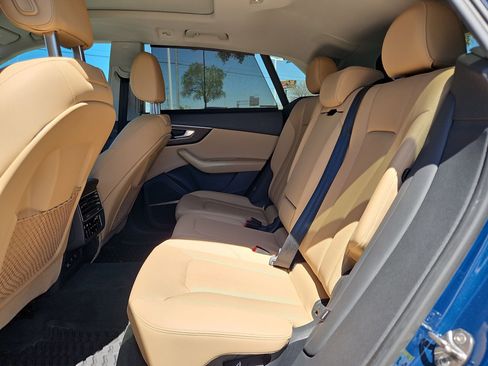 Used 2021 Audi Q8 Prestige w/ Prestige Package image 15