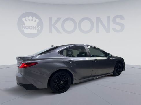 Used 2025 Toyota Camry SE FWD image 11