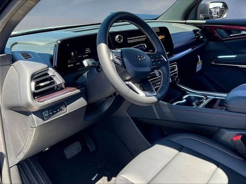 New 2026 Chevrolet Traverse Z71 w/ Driver Confidence Package AWD/4WD image 9