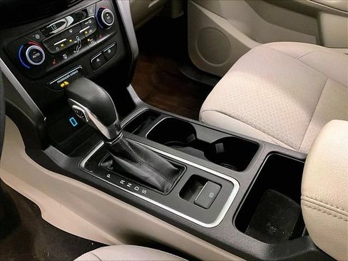 Used 2018 Ford Escape SE w/ SE Sync 3 Package FWD image 16