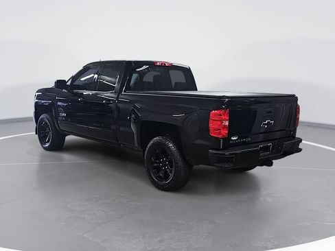 Used 2017 Chevrolet Silverado 1500 LT w/ Midnight Edition AWD/4WD image 6