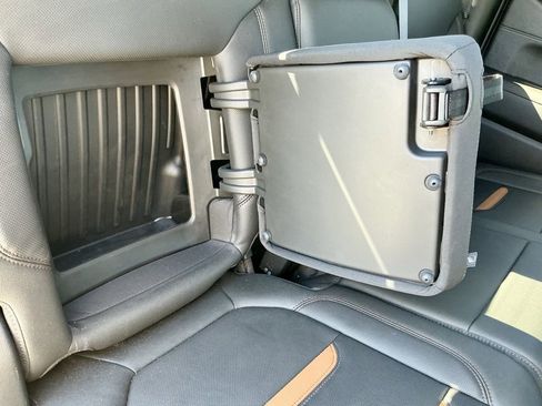 Used 2021 GMC Sierra 1500 AT4 image 30