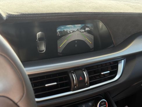 Used 2018 Alfa Romeo Stelvio Ti Sport image 26