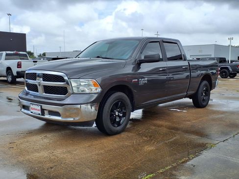 Used 2019 RAM 1500 Classic SLT RWD image 24