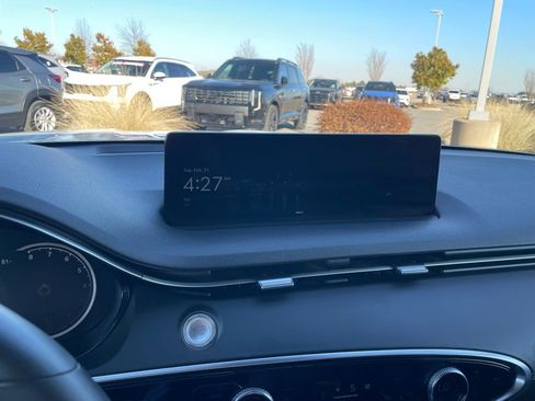 Used 2025 Genesis GV70 2.5T image 17