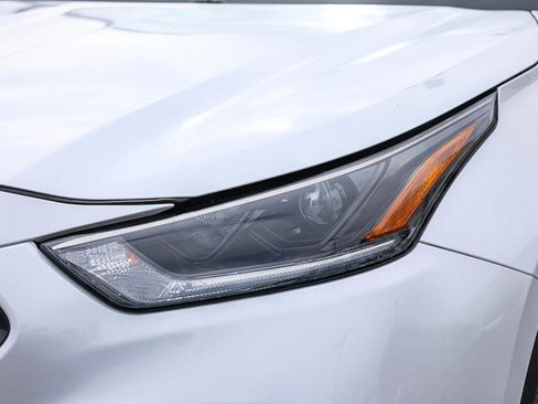 Used 2023 Toyota Highlander XSE FWD image 23
