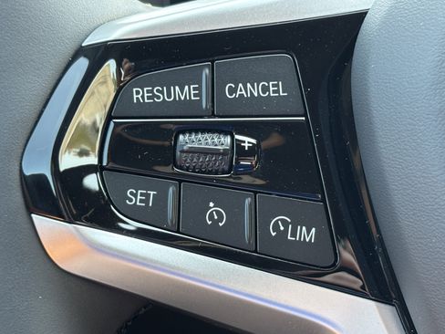 Used 2025 BMW 230i Coupe w/ Premium Package image 20