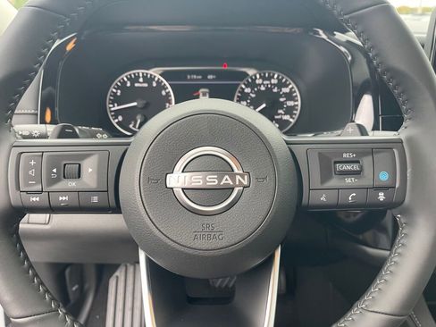 New 2025 Nissan Pathfinder SV image 12