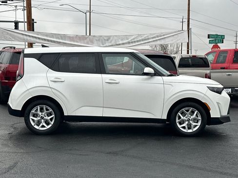 Used 2024 Kia Soul LX w/ Option Group 015 image 3
