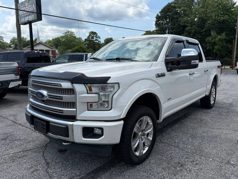 Used 2017 Ford F150 Platinum w/ Equipment Group 701A Luxury AWD/4WD image 4