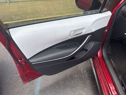 Used 2022 Toyota Corolla SE FWD image 38