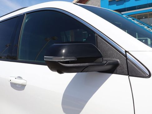 Used 2024 Chevrolet Traverse LT w/ LPO, Floor Liner Package FWD image 2