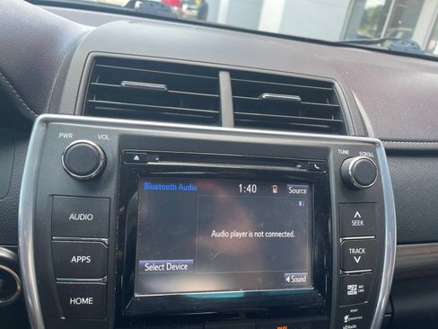 Used 2015 Toyota Camry XLE w/ Moonroof Package FWD image 17