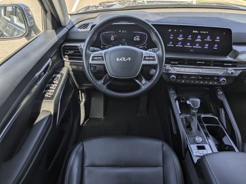 Certified 2025 Kia Telluride S FWD image 23