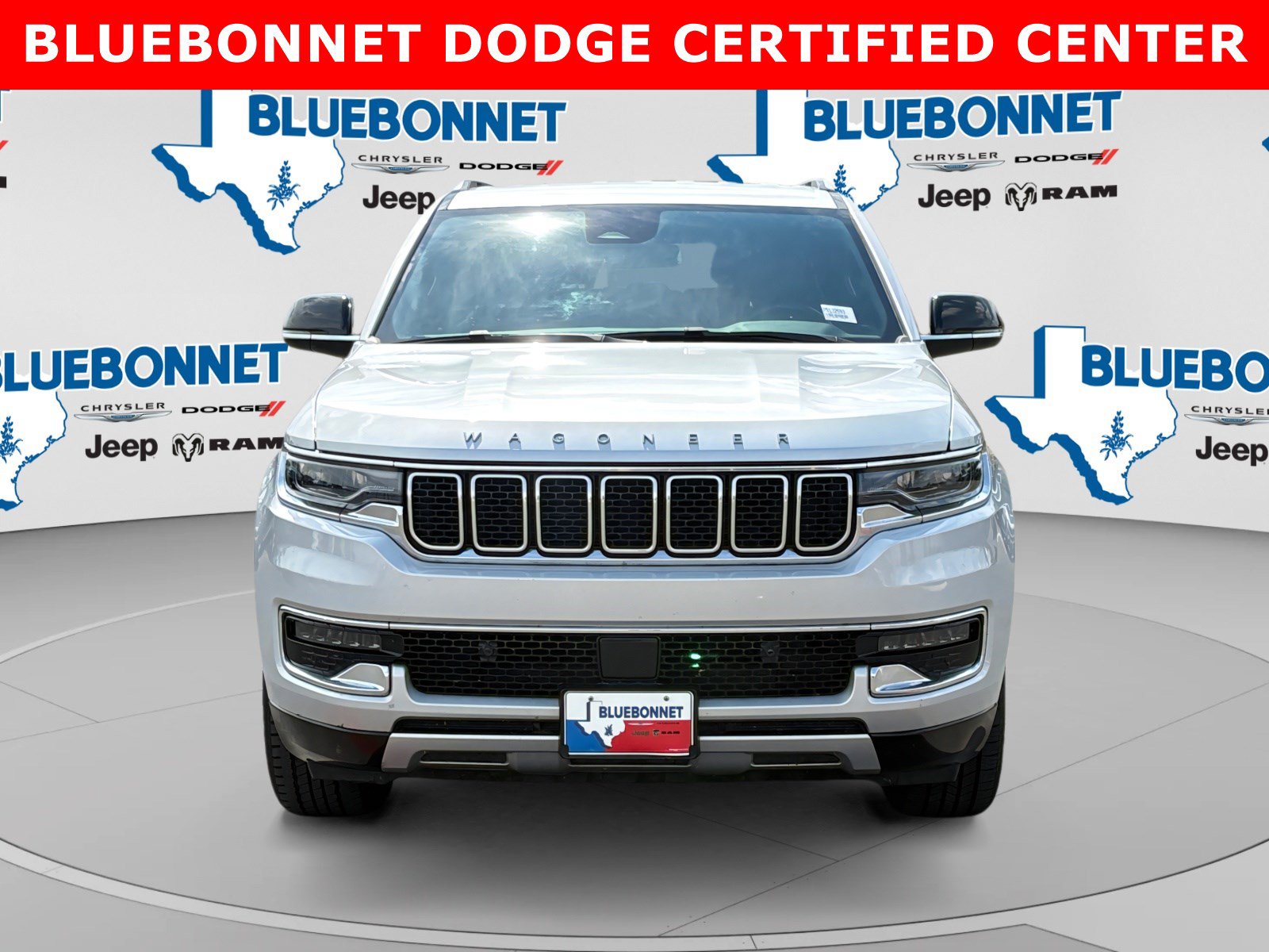 Used 2024 Jeep Wagoneer Series II AWD/4WD image 2
