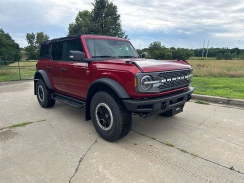 Certified 2021 Ford Bronco Badlands AWD/4WD image 1