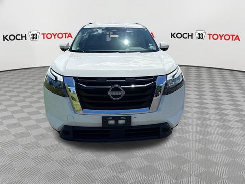 Used 2024 Nissan Pathfinder SV AWD/4WD image 2