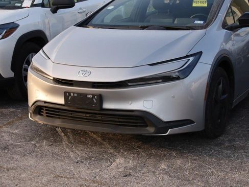 Used 2025 Toyota Prius LE AWD/4WD image 5