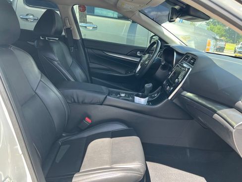 Used 2021 Nissan Maxima 3.5 SV w/ Floor Mat Group FWD image 14