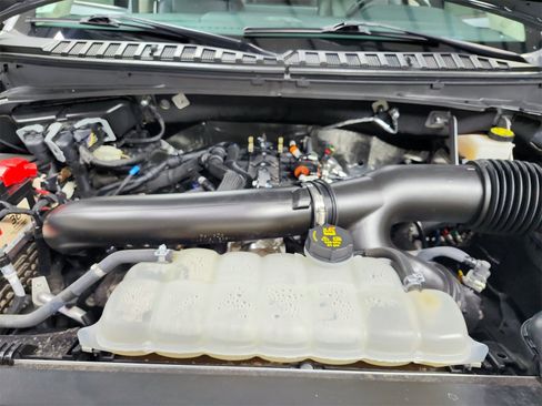 Used 2024 Ford Expedition Max XLT image 17