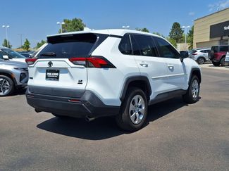 Used 2022 Toyota RAV4 LE AWD/4WD video 3