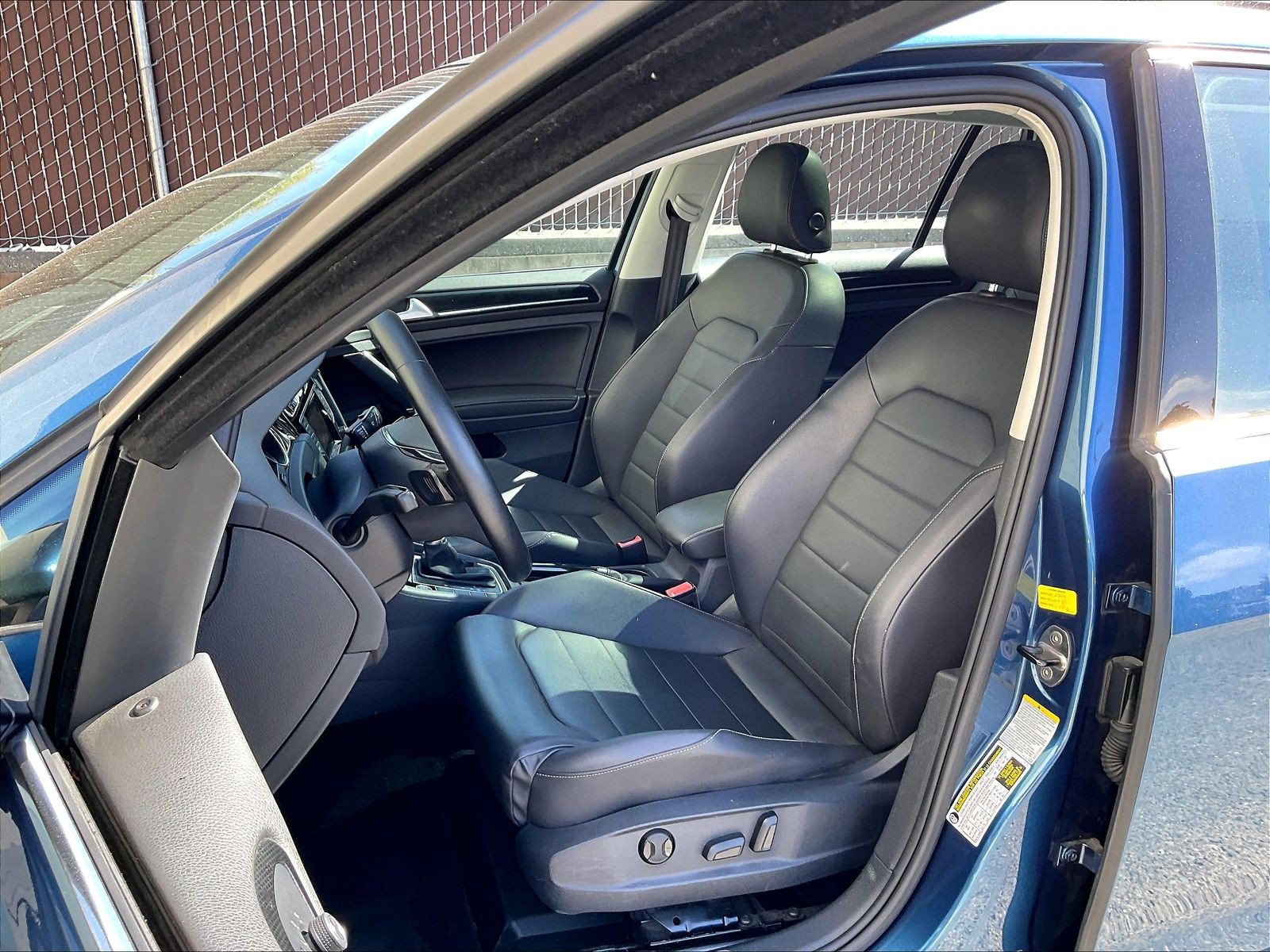 Used 2015 Volkswagen Golf TDI SEL FWD image 24