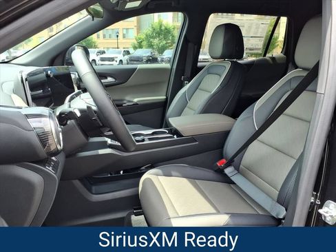 New 2026 Chevrolet Equinox LT w/ Convenience Package II FWD image 16
