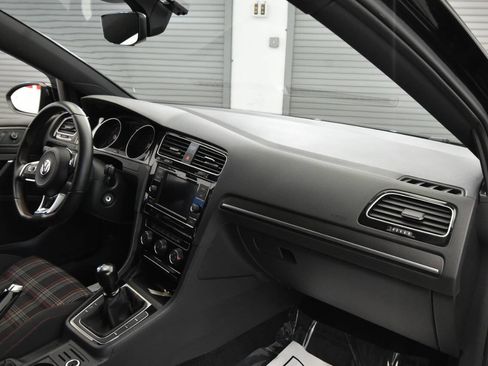 Used 2020 Volkswagen GTI S image 16